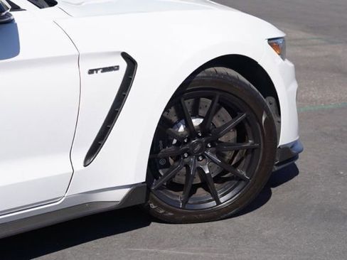Used 2016 Ford Mustang Shelby GT350 w/ Technology Package image 9