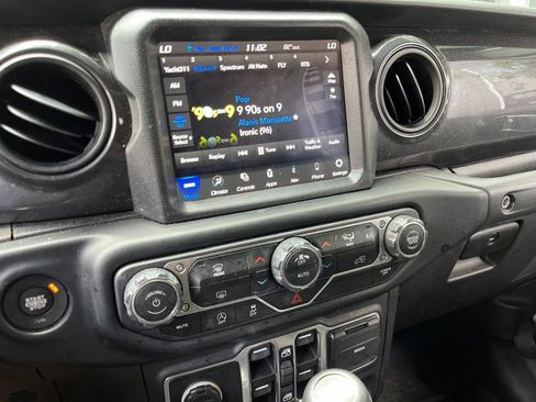 Used 2023 Jeep Wrangler Unlimited Sport AWD/4WD image 3