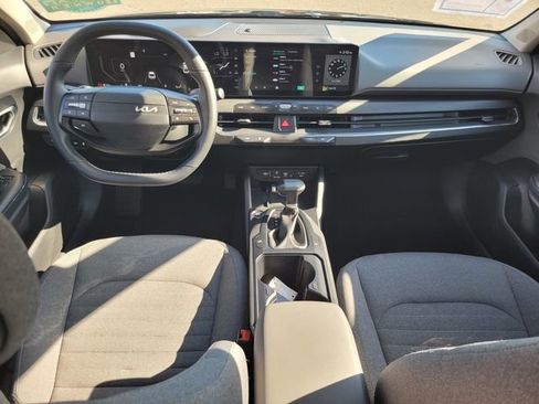 Used 2025 Kia K4 EX image 14
