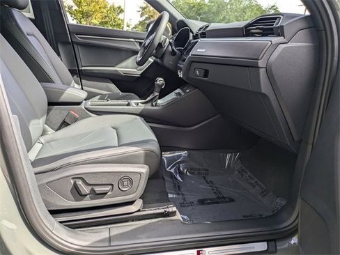 Used 2025 Audi Q3 2.0T Premium w/ Convenience Package image 3