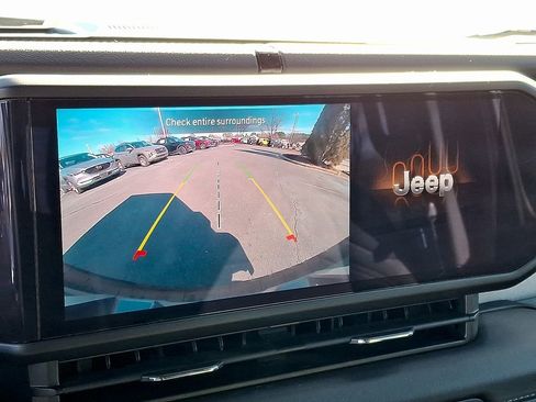 Used 2024 Jeep Wrangler Sahara w/ Safety Group image 17