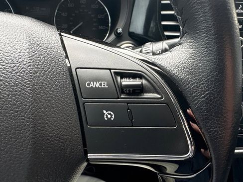 Used 2016 Mitsubishi Outlander SE AWD/4WD image 18