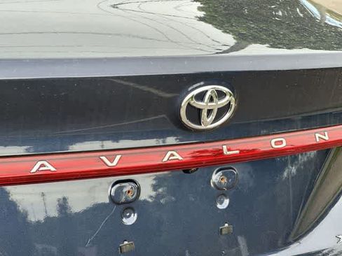 Used 2019 Toyota Avalon XLE w/ Moonroof Package FWD image 25