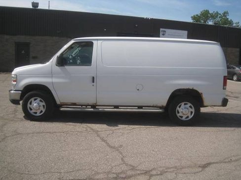 Used 2014 Ford E-250 and Econoline 250 w/ Power Group RWD image 8