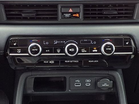 Used 2025 Honda Pilot Touring image 15