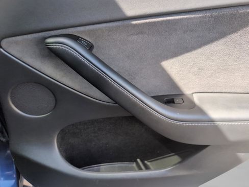 Used 2023 Tesla Model Y Long Range image 23