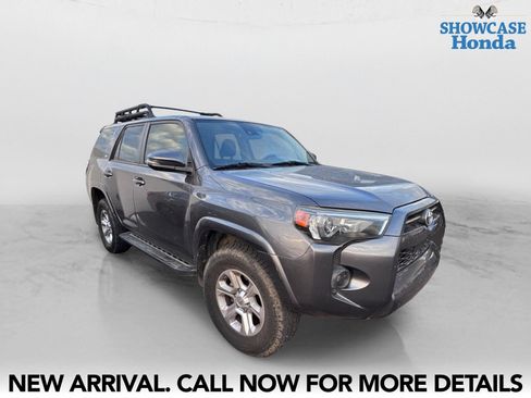 Used 2021 Toyota 4Runner SR5 Premium w/ Moonroof Package AWD/4WD image 6