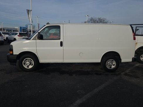 Used 2019 Chevrolet Express 2500 w/ Driver Convenience Package image 9