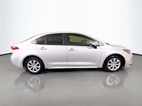 Used 2020 Toyota Corolla LE image 11