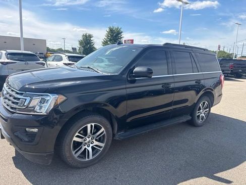 Used 2021 Ford Expedition XLT AWD/4WD image 3