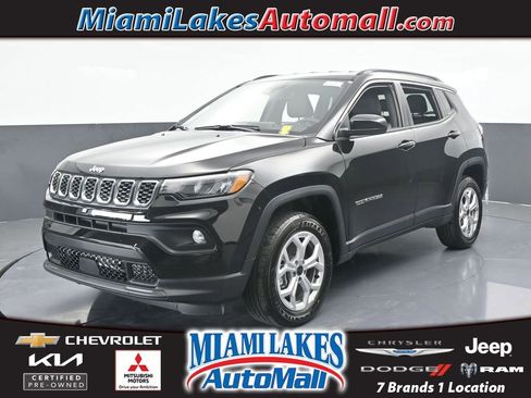 Used 2026 Jeep Compass Latitude AWD/4WD image 1