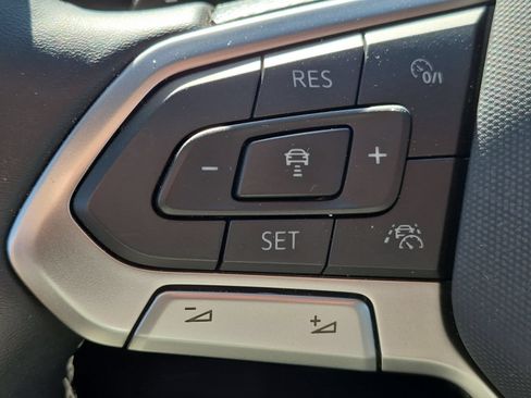 Used 2026 Volkswagen Atlas Cross Sport SE AWD/4WD image 16