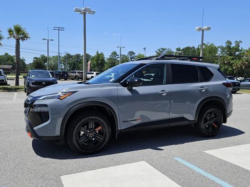 Used 2026 Nissan Rogue SV AWD/4WD image 2