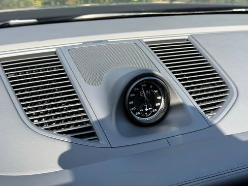 Used 2026 Porsche Macan image 18