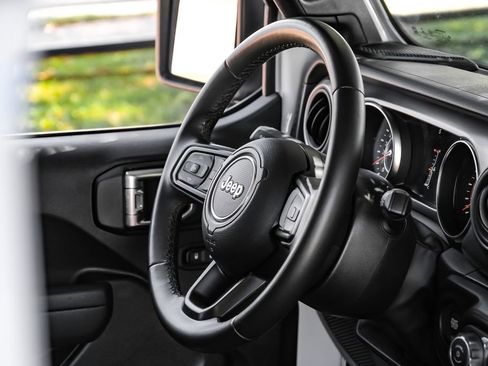 Used 2022 Jeep Wrangler Unlimited Sport image 24