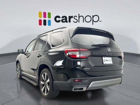 Used 2024 Honda Pilot Elite image 3