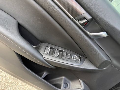 Used 2019 Honda Accord Sport image 6