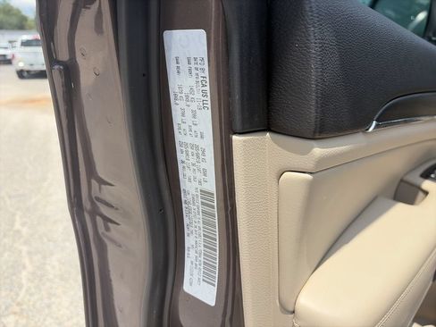 Used 2020 Jeep Grand Cherokee Limited w/ Luxury Group II RWD image 36