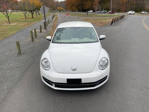 Used 2013 Volkswagen Beetle TDI image 5