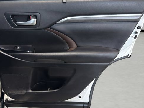 Used 2019 Toyota Highlander Limited AWD/4WD image 14