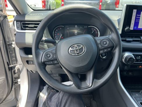 Used 2023 Toyota RAV4 XLE FWD image 18