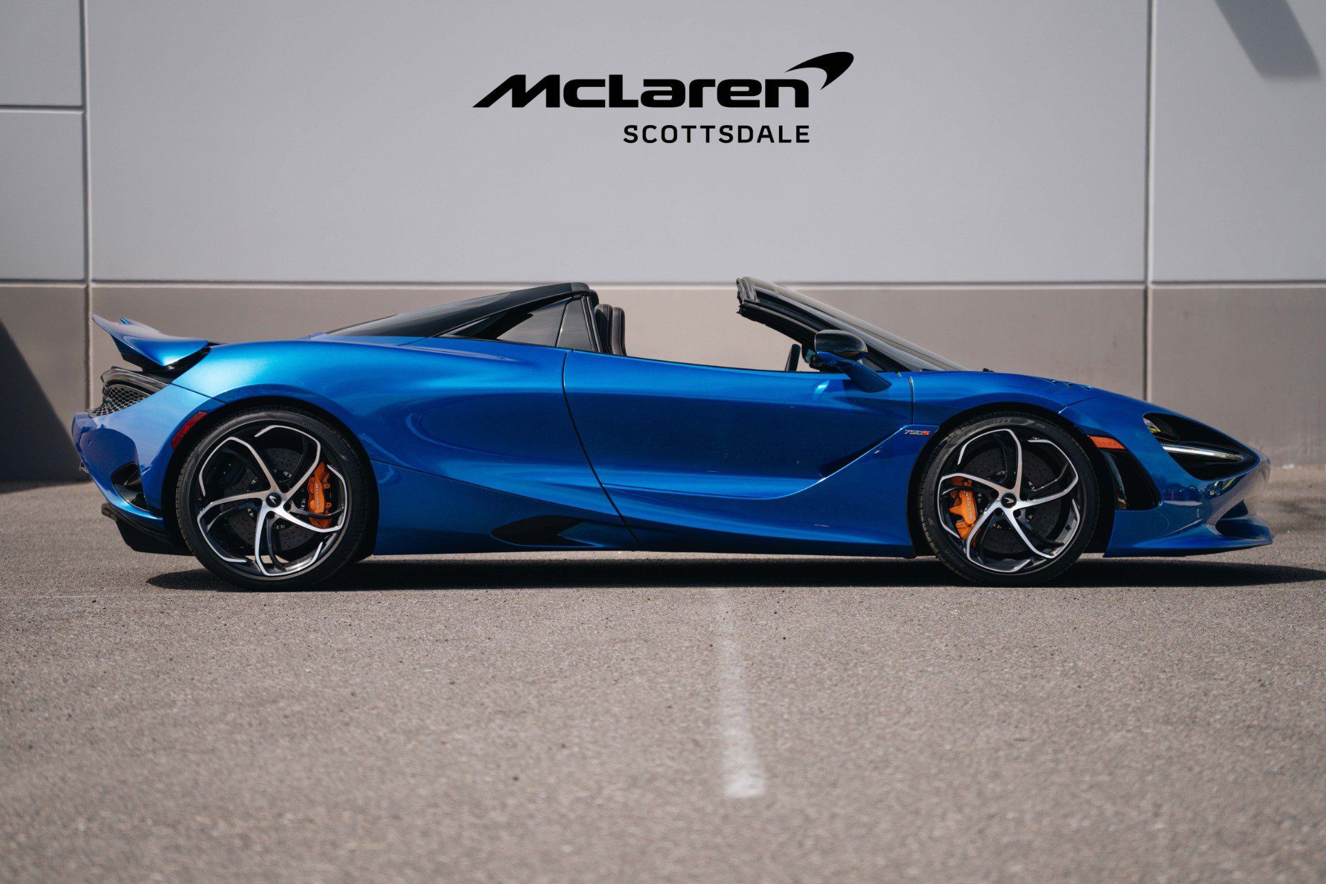 Used 2024 McLaren 750S Spider RWD image 11