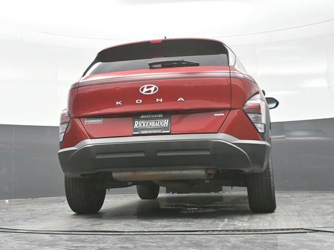 Used 2025 Hyundai Kona SEL AWD/4WD image 32