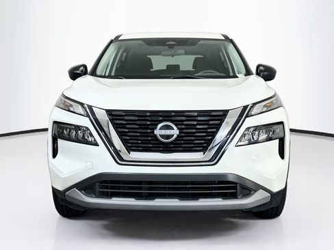 Used 2023 Nissan Rogue S AWD/4WD image 2