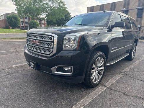 Used 2019 GMC Yukon XL SLT AWD/4WD image 1