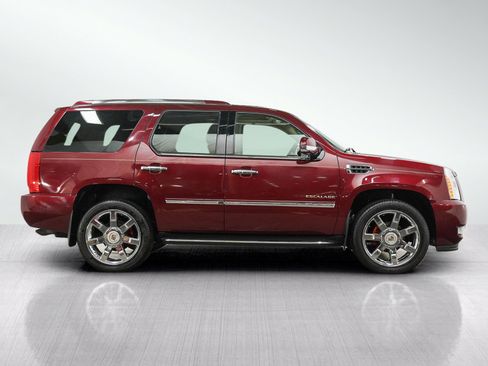 Used 2011 Cadillac Escalade Luxury AWD/4WD image 6