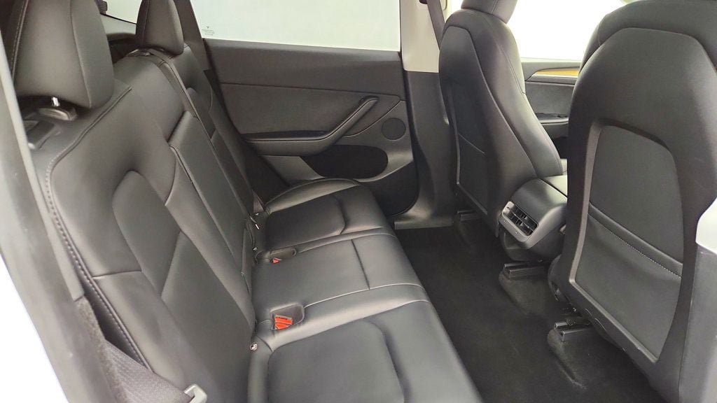 Used 2023 Tesla Model Y Long Range AWD/4WD image 29