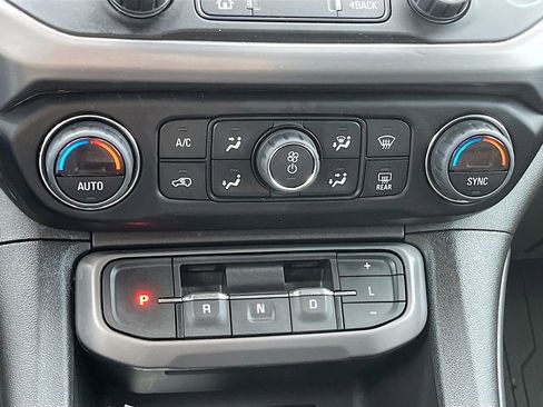 Used 2023 GMC Acadia AT4 w/ Technology Package image 16