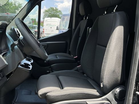 New 2025 Mercedes-Benz Sprinter 2500 image 11