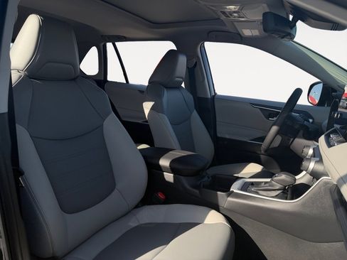 Certified 2025 Toyota RAV4 XLE Premium image 15