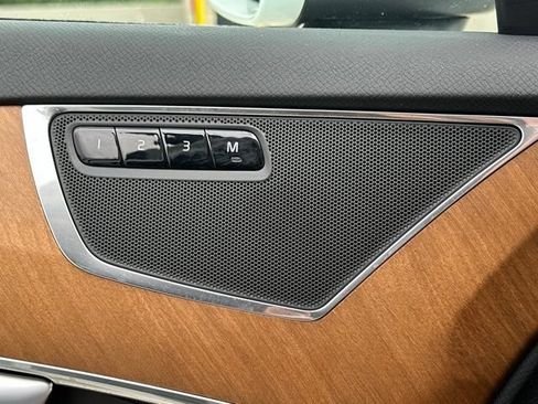 Certified 2024 Volvo XC90 B5 Plus AWD/4WD image 33