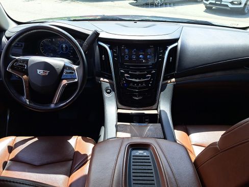 Used 2020 Cadillac Escalade Luxury AWD/4WD image 20