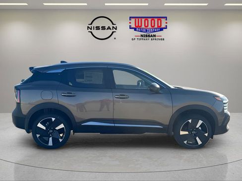 New 2026 Nissan Kicks SR FWD image 2