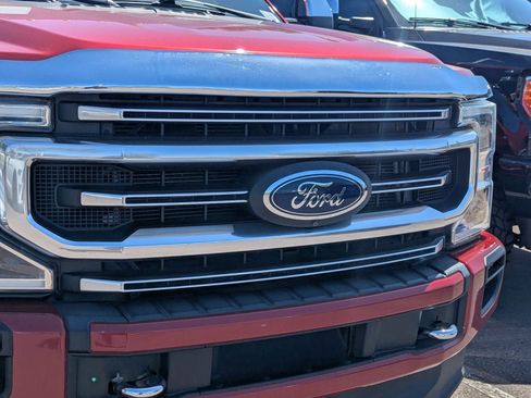 Used 2022 Ford F350 Platinum w/ FX4 Off-Road Package AWD/4WD image 4