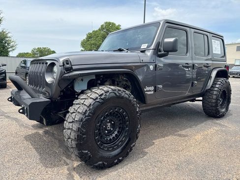 Used 2021 Jeep Wrangler Unlimited Sport AWD/4WD image 3