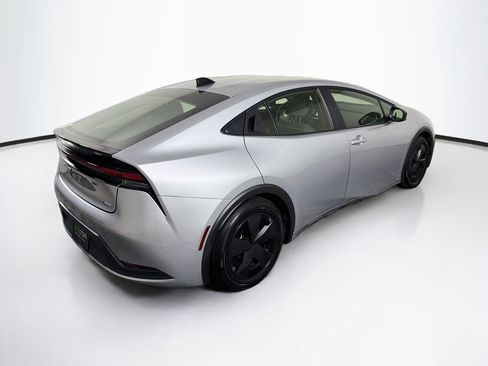 Used 2026 Toyota Prius LE FWD image 9