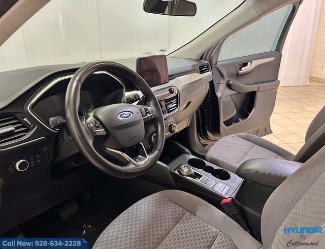 Used 2021 Ford Escape SE w/ Convenience Package FWD image 11