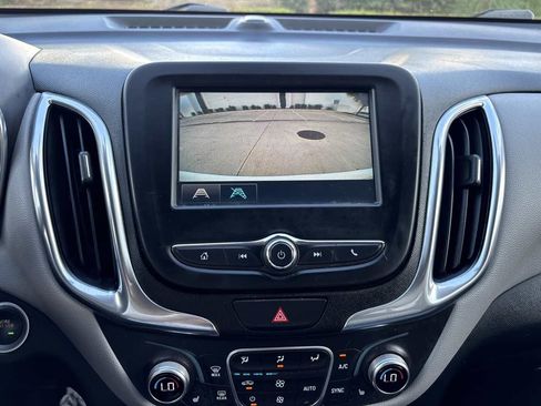 Used 2018 Chevrolet Equinox LT FWD image 22