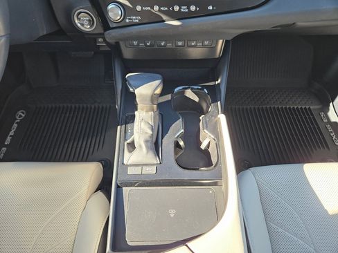 Used 2023 Lexus ES 300h Ultra Luxury w/ Accessory Package (Z2) image 12