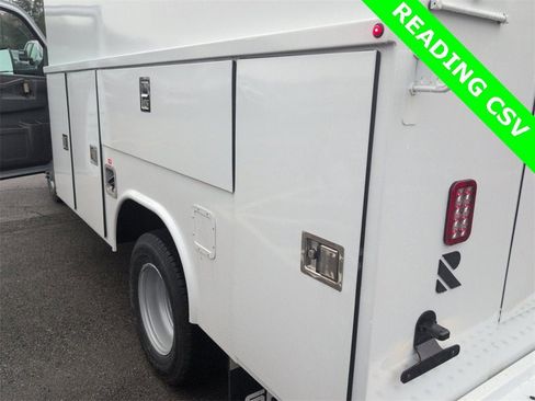 New 2025 Chevrolet Express 3500 image 32