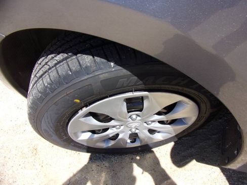 Used 2016 Hyundai Accent SE FWD image 4