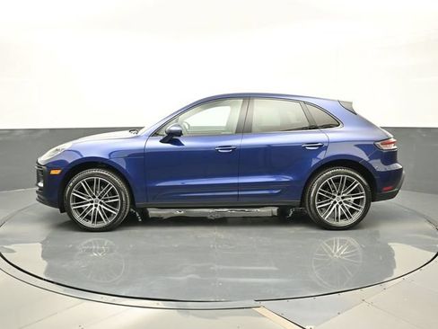 Certified 2026 Porsche Macan AWD/4WD image 2