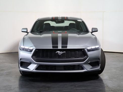 Used 2025 Ford Mustang Premium RWD image 9