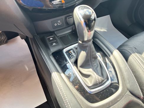 Used 2020 Nissan Rogue SL AWD/4WD image 28