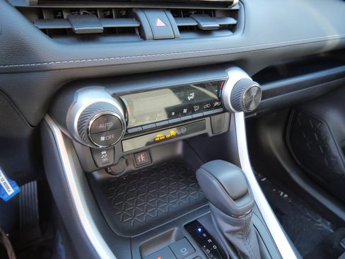 Certified 2025 Toyota RAV4 LE AWD/4WD image 24