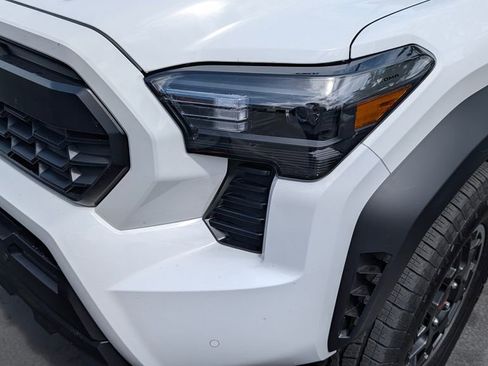 Used 2025 Toyota Tacoma TRD Off-Road w/ TRD Off Road Premium Package AWD/4WD image 7